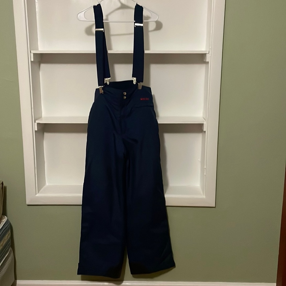 Snow/ski pants, Men’s Medium, Wind River, 2 way adjustable suspenders, zip legs